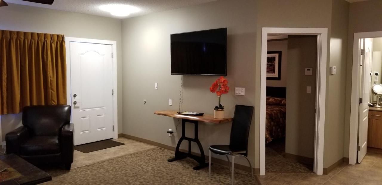 Alberta Beach Inn&Suites Bagian luar foto