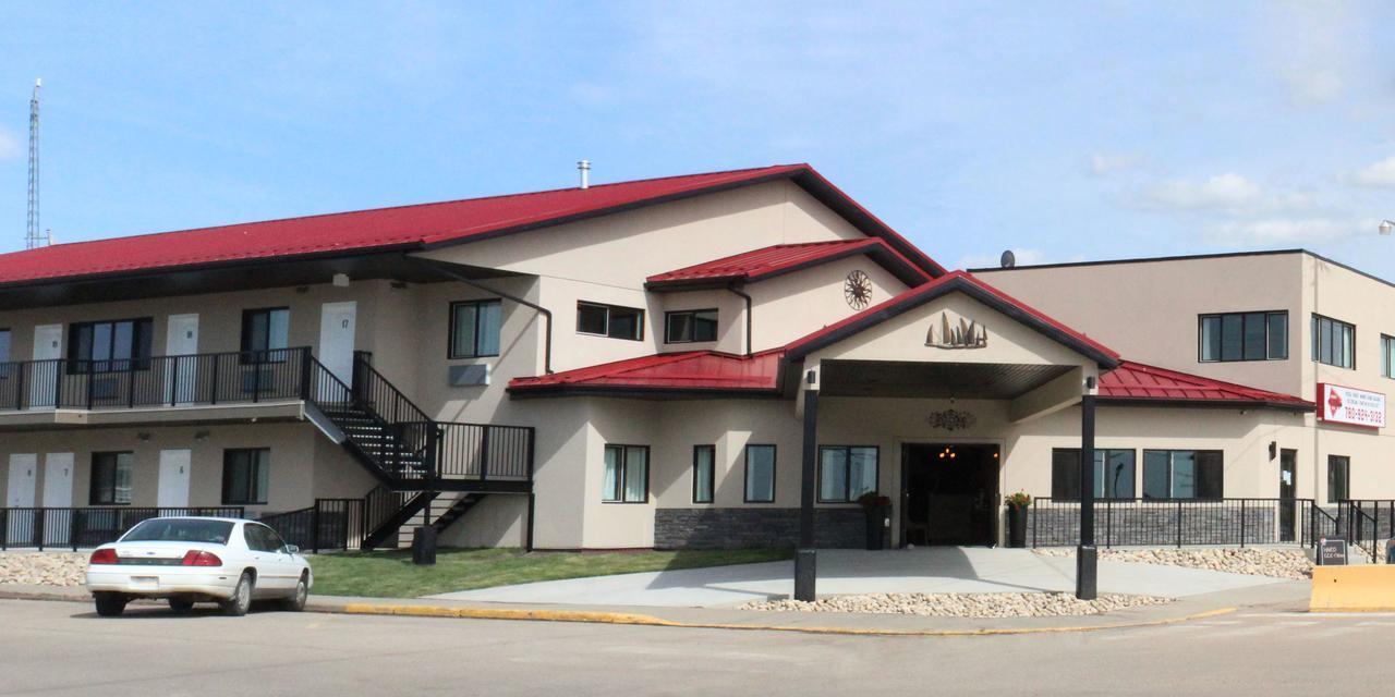 Alberta Beach Inn&Suites Bagian luar foto
