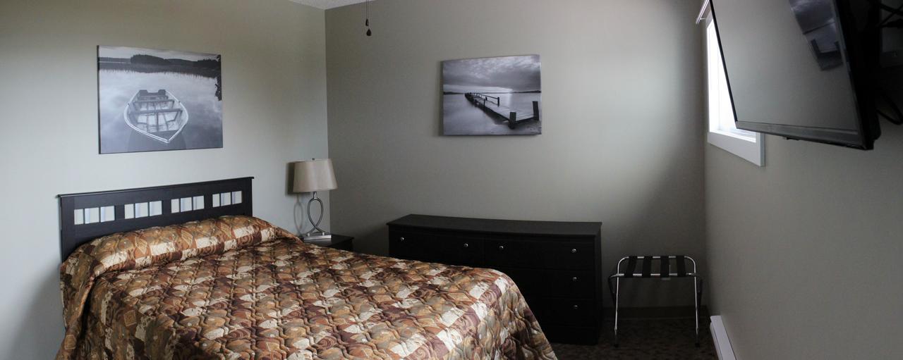 Alberta Beach Inn&Suites Bagian luar foto